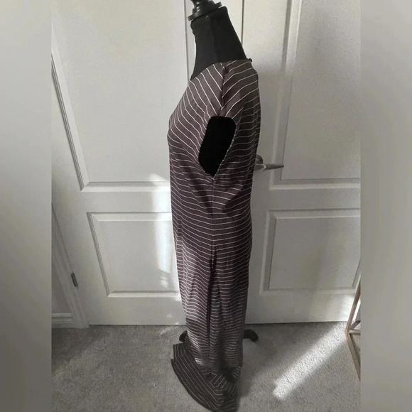 Club Monaco | Olive + White Striped Maxi Dress W/ Keyhole Back  | Size 14 - Picture 7 of 11